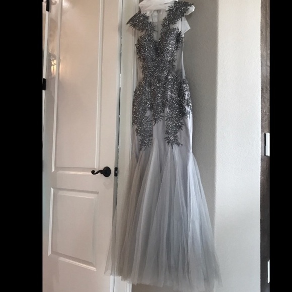 Grey Formal gown - Picture 3 of 6